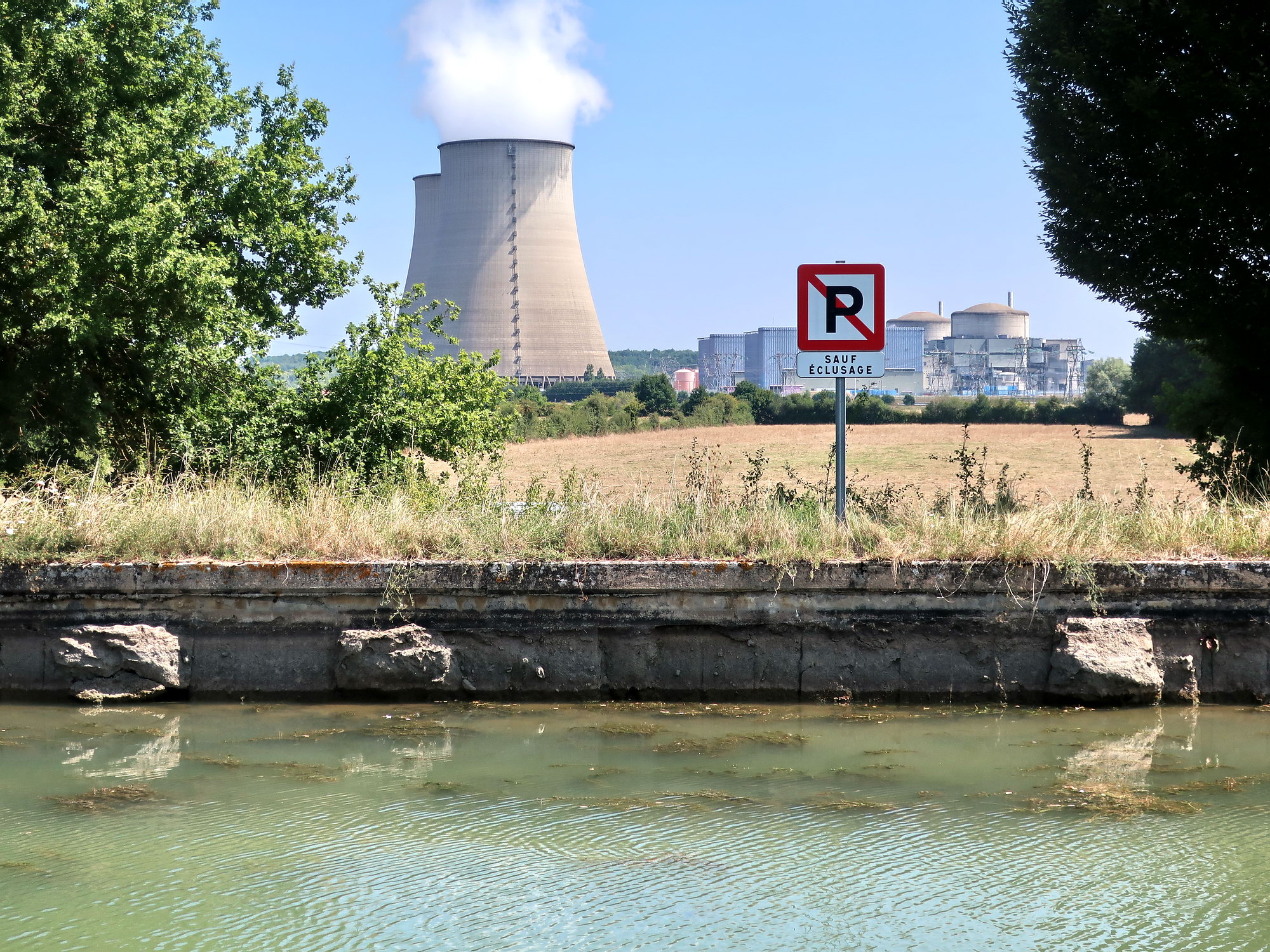 2025-08-11_Belleville-sur-Loire_-_Kerncentrale.jpg